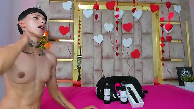 AmberAdams  online show from February 18, 2025, 3:32 pm