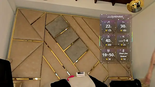 AmberAdams  online show from September 15, 2025, 1:11 pm