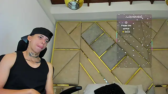 AmberAdams  online show from October 6, 2025, 2:47 pm