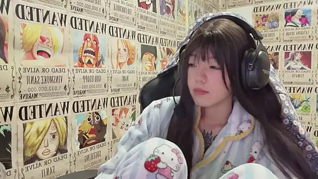 Snapshot of SNAKEgirlQAQ chatting on September 23, 2025, 6:22 pm SNAKEgirlQAQ online show from September 23, 2025, 6:22 pm