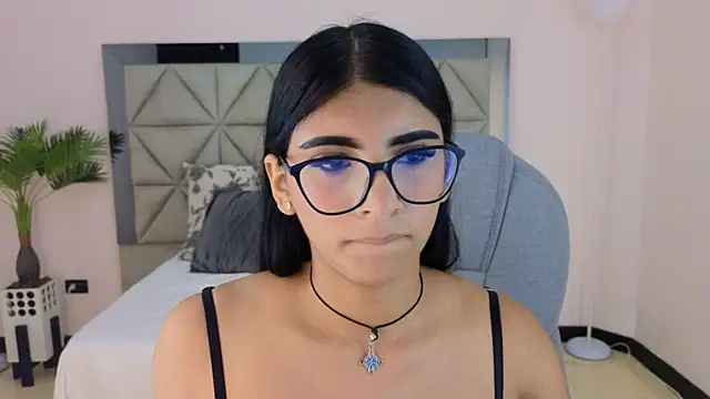 Snapshot of maiaa_ruiz chatting on November 18, 2025, 2:43 pm maiaa ruiz online show from November 18, 2025, 2:43 pm