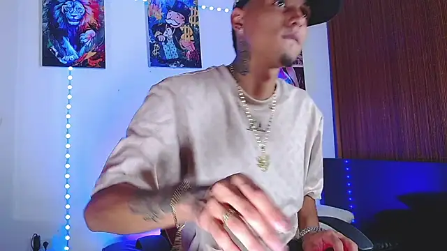 Snapshot of Liam_lee chatting on January 16, 2026, 11:42 pm Liam lee online show from January 16, 2026, 11:42 pm