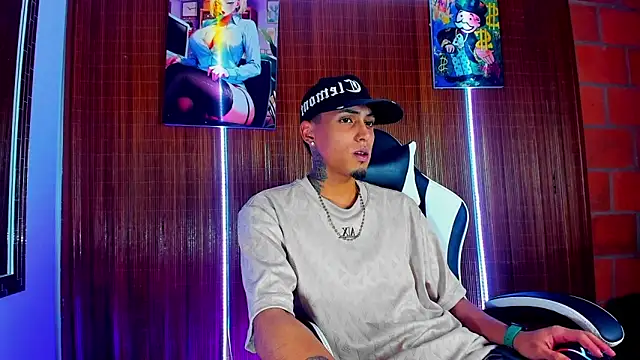 Snapshot of Liam_lee chatting on February 7, 2026, 11:19 pm Liam lee online show from February 7, 2026, 11:19 pm