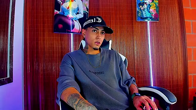 Snapshot of Liam_lee chatting on February 8, 2026, 6:11 pm Liam lee online show from February 8, 2026, 6:11 pm