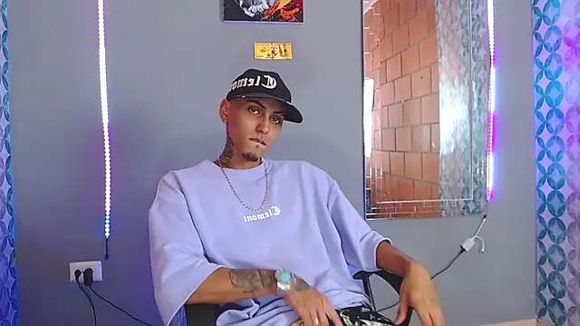 Liam lee online show from April 21, 2026, 8:23 pm