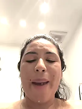 Francesca ferrari online show from February 7, 2025, 1:25 am