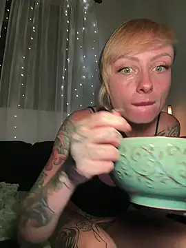 Snapshot of haileyhope_ chatting on May 9, 2026, 5:51 pm haileyhope online show from May 9, 2026, 5:51 pm