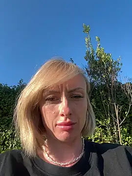 Snapshot of haileyhope_ chatting on June 7, 2026, 5:49 pm haileyhope online show from June 7, 2026, 5:49 pm