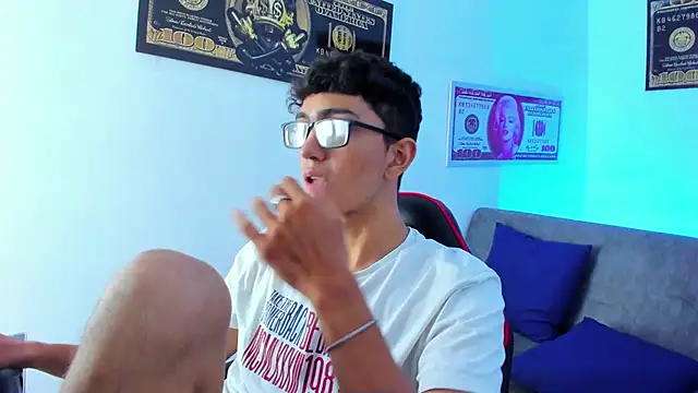 TylerWhite  online show from February 1, 2025, 2:58 am