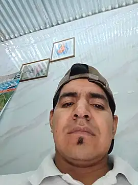 Snapshot of latino17 chatting on November 28, 2025, 6:27 am latino17 online show from November 28, 2025, 6:27 am