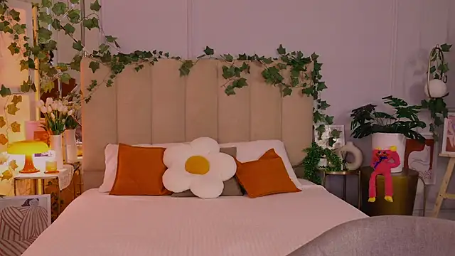 Snapshot of Meow_Nancy chatting on June 4, 2026, 5:02 am Meow Nancy online show from June 4, 2026, 5:02 am