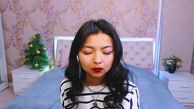 Snapshot of Shy_Kira chatting on January 5, 2025, 12:31 pm Shy Kira online show from January 5, 2025, 12:31 pm