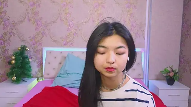 Snapshot of Shy_Kira chatting on January 10, 2025, 6:28 pm Shy Kira online show from January 10, 2025, 6:28 pm