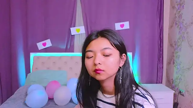 Snapshot of Shy_Kira chatting on February 11, 2025, 6:44 pm Shy Kira online show from February 11, 2025, 6:44 pm