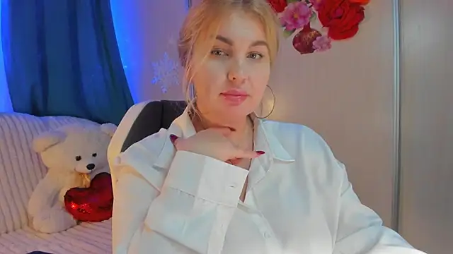 CoraSwon online show from January 19, 2025, 3:10 pm