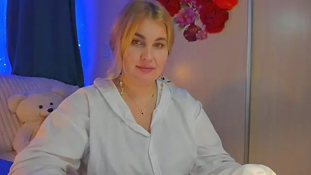 CoraSwon online show from January 23, 2025, 5:42 pm