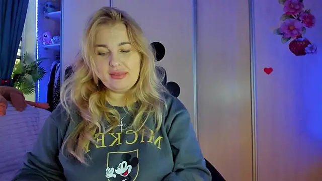 CoraSwon online show from February 9, 2026, 7:12 am