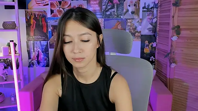 LanaBaker online show from December 19, 2024, 6:01 am