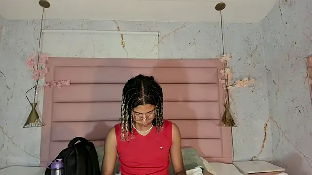 Maxim-Walker online show from September 19, 2025, 3:52 am