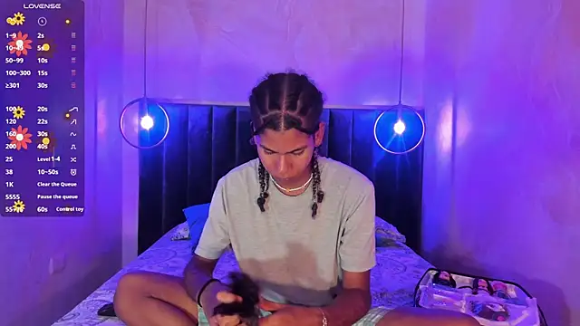 Maxim-Walker online show from November 8, 2025, 3:29 am