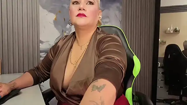 Snapshot of GianellaCox_ chatting on June 24, 2026, 11:53 am GianellaCox online show from June 24, 2026, 11:53 am