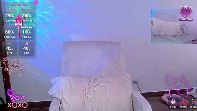 Snapshot of HollyDominic chatting on December 29, 2024, 9:30 pm HollyDominic online show from December 29, 2024, 9:30 pm