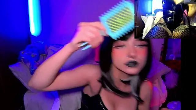 Snapshot of HollyDominic chatting on October 27, 2025, 11:20 pm HollyDominic online show from October 27, 2025, 11:20 pm