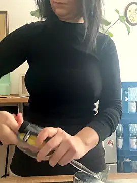 Off  Melonenmandy online show from January 13, 2026, 11:48 am