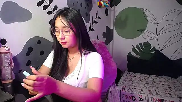 Snapshot of Anny_Angelic chatting on May 24, 2026, 11:43 pm Anny Angelic online show from May 24, 2026, 11:43 pm