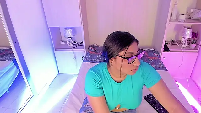 CANDYGABYY online show from March 3, 2026, 8:04 pm