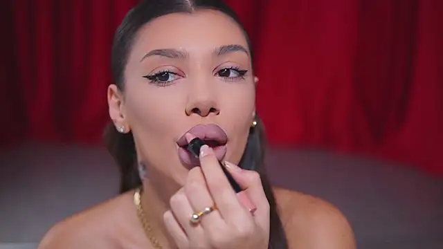 Snapshot of NatyDesiree chatting on January 28, 2025, 7:53 pm NatyDesiree online show from January 28, 2025, 7:53 pm