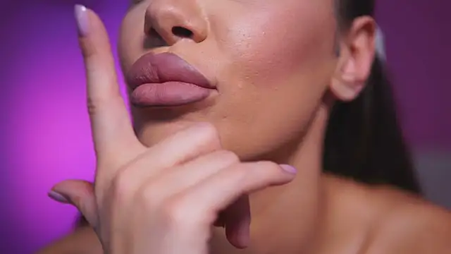 Snapshot of NatyDesiree chatting on March 8, 2025, 11:16 am NatyDesiree online show from March 8, 2025, 11:16 am