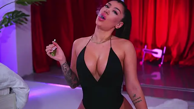 Snapshot of NatyDesiree chatting on October 14, 2025, 11:11 am NatyDesiree online show from October 14, 2025, 11:11 am