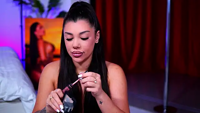 Snapshot of NatyDesiree chatting on November 14, 2025, 10:03 am NatyDesiree online show from November 14, 2025, 10:03 am