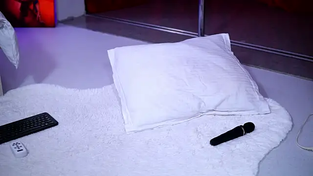 Snapshot of NatyDesiree chatting on November 19, 2025, 10:15 am NatyDesiree online show from November 19, 2025, 10:15 am