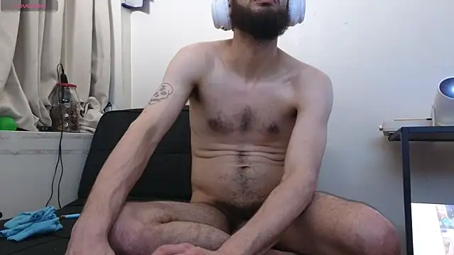 pantslesstraveler plt online show from December 31, 2024, 6:27 am