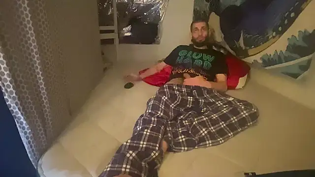 Snapshot of pantslesstraveler_plt chatting on January 15, 2026, 10:57 pm pantslesstraveler plt online show from January 15, 2026, 10:57 pm