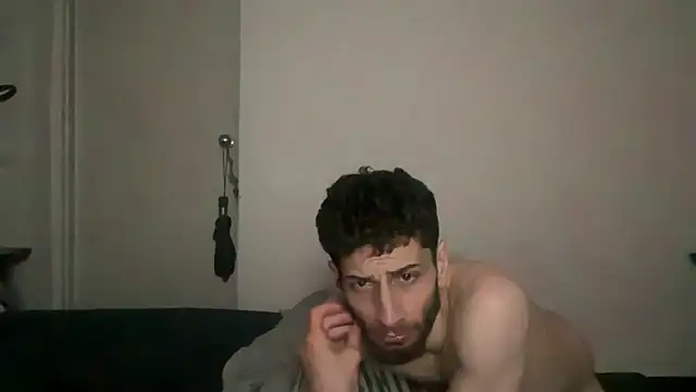 Snapshot of pantslesstraveler_plt chatting on May 4, 2026, 4:30 am pantslesstraveler plt online show from May 4, 2026, 4:30 am