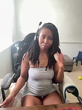 Snapshot of LeyaHoneybuns chatting on March 24, 2026, 3:50 pm LeyaHoneybuns online show from March 24, 2026, 3:50 pm