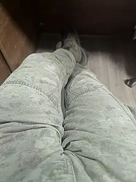 justwatchbaby online show from April 19, 2026, 4:34 am