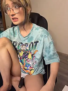 Snapshot of CuteYukiKun chatting on July 22, 2026, 12:24 am CuteYukiKun online show from July 22, 2026, 12:24 am