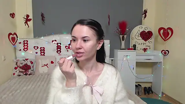 KaraCriegs online show from February 3, 2026, 2:53 am