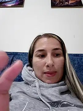 Iris love18 online show from March 25, 2026, 3:45 am