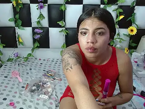 arianaa tompsoon online show from February 4, 2025, 5:53 am