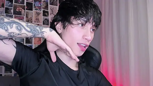 liamelf online show from March 19, 2025, 5:52 am