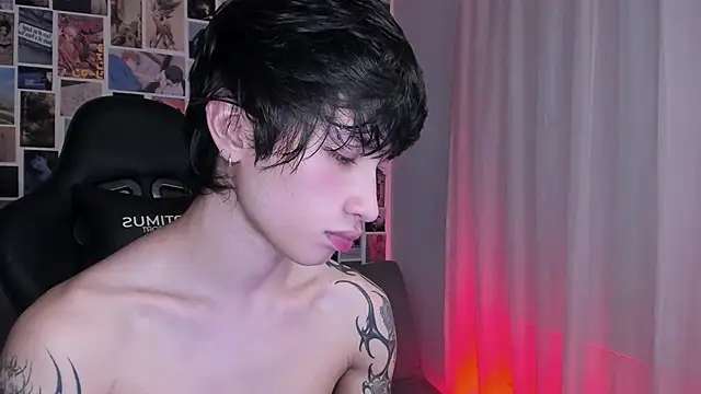 liamelf online show from March 19, 2025, 8:55 am