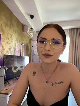 AvaGianna online show from March 7, 2025, 9:51 am