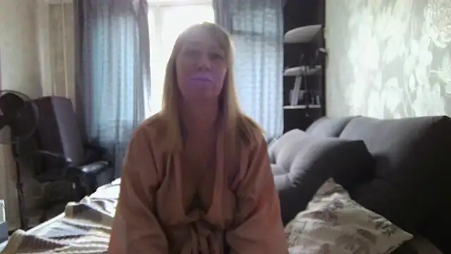 Snapshot of WindChristy chatting on June 19, 2026, 9:35 am WindChristy online show from June 19, 2026, 9:35 am