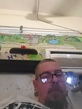 samnmike online show from April 29, 2026, 9:57 am