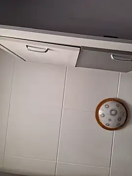 Javier bear online show from September 24, 2025, 12:19 pm